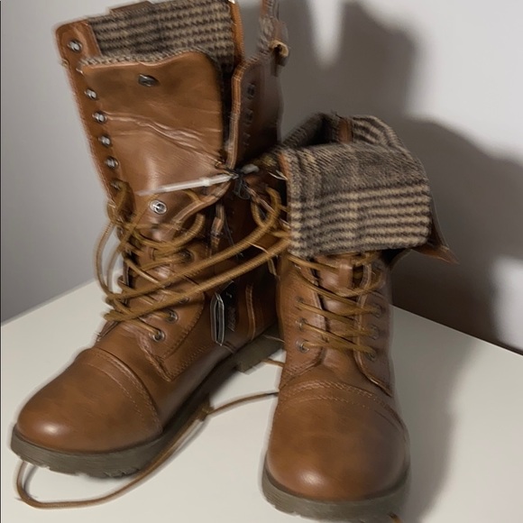 Boots - Picture 5 of 5